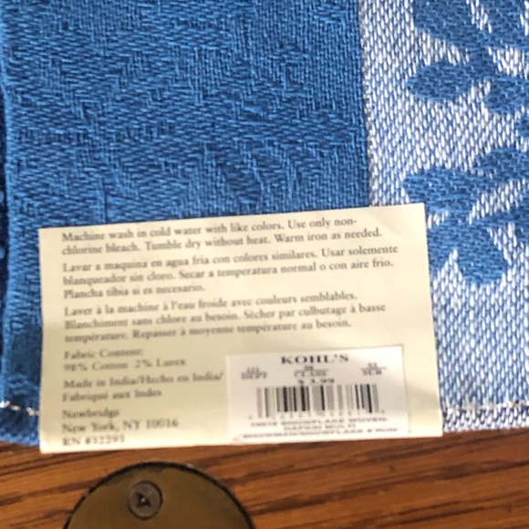 6-sets Blue Snowflake Placements & Napkins - Picture 4 of 6